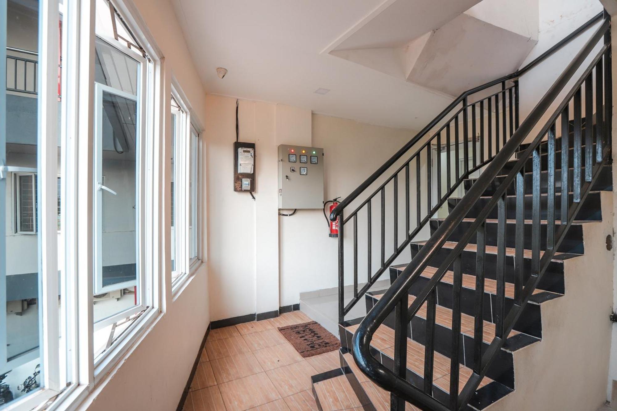 Oyo 387 Alfa Guest House Tegal  Екстериор снимка